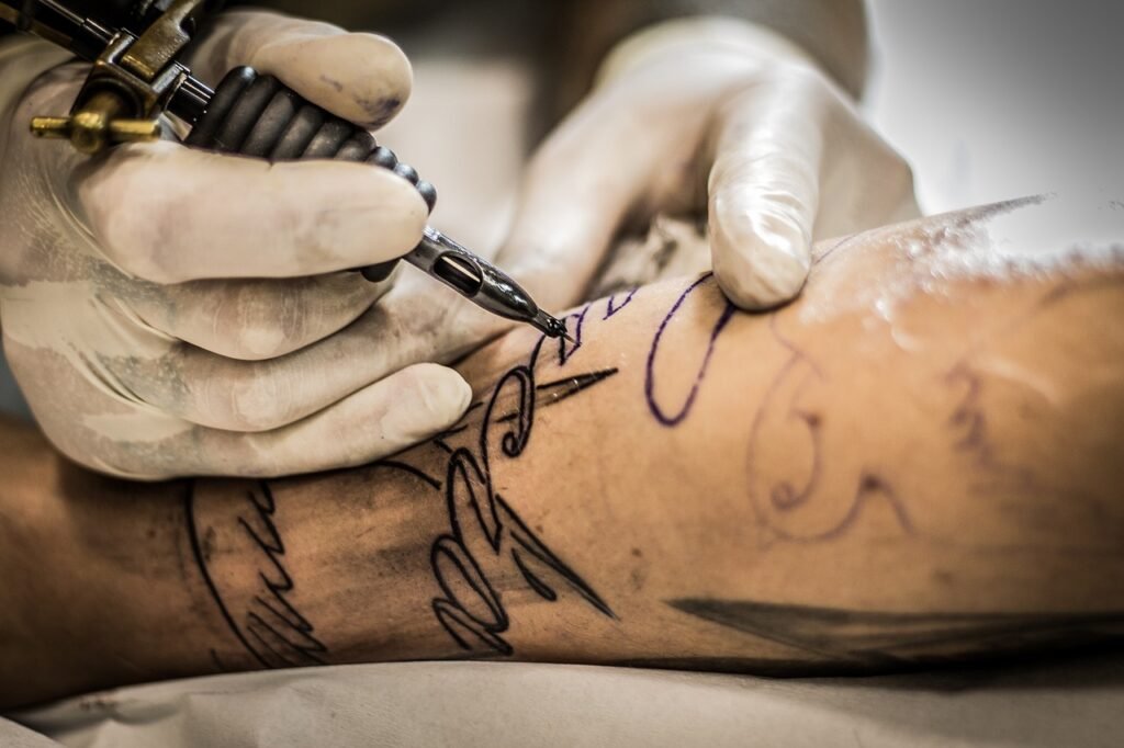 woman with 800 tattoos can't find job