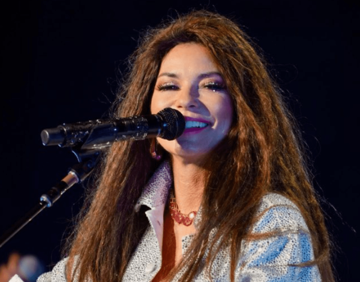 Shania Twain Worked At McDonald's Before Fame! TNH