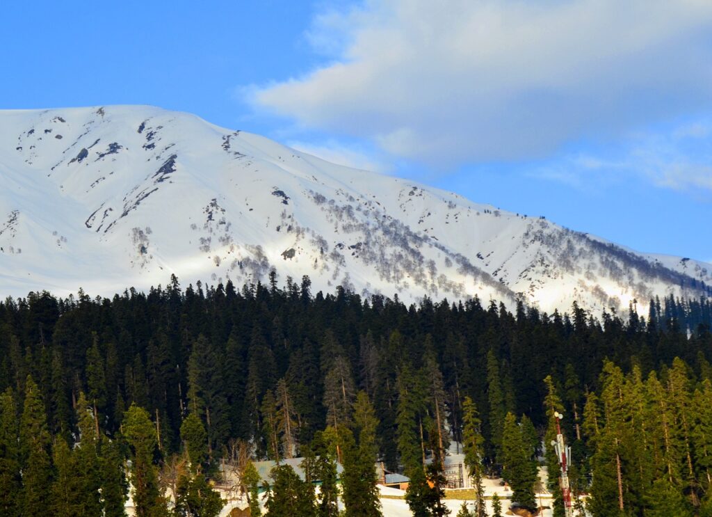 Snow Returns to Asia’s Highest Ski Resort: What Awaits Visitors