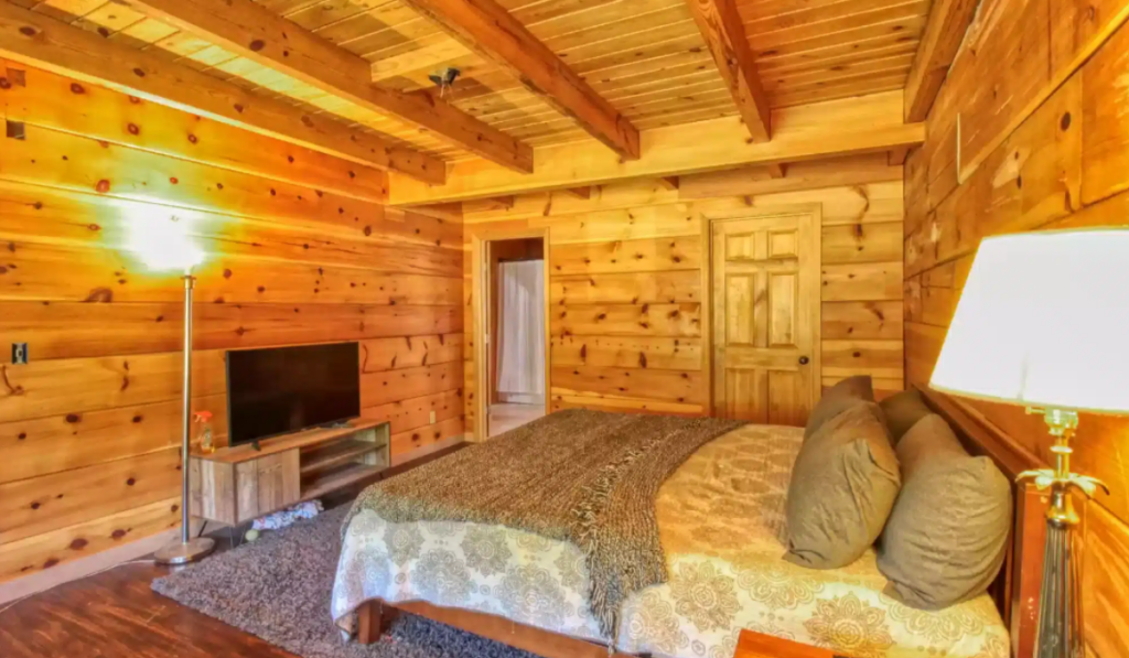 Tennessee Log Cabin Getaway