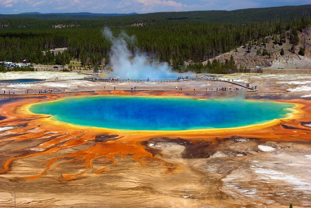 Must-See Things in Yellowstone National Park